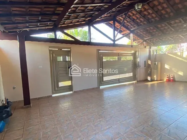 Casa com 330m² 3 quartos e 2 banheiros, à venda, no bairro Jardim São Pedro em Americana