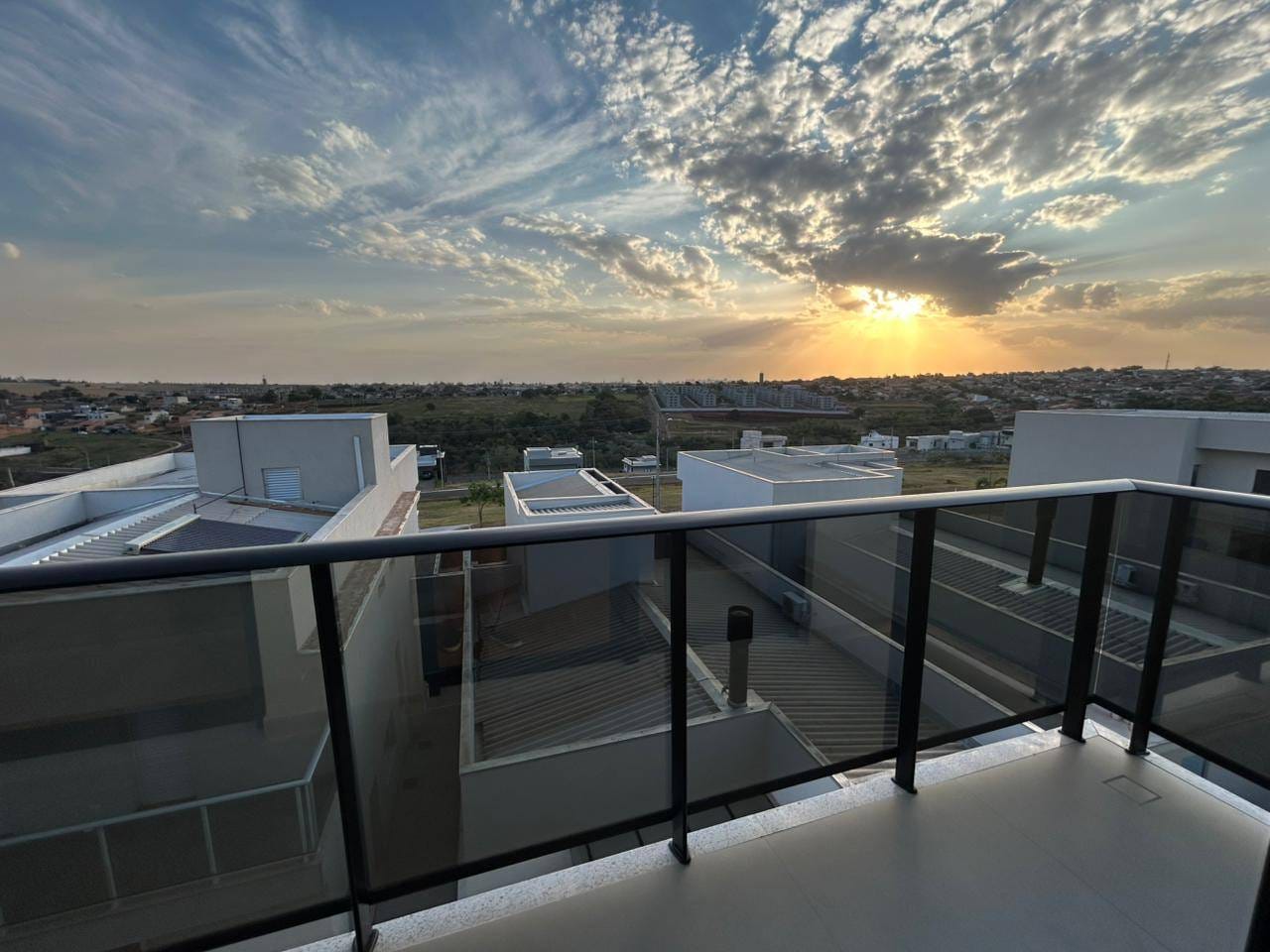 Casa à venda com 4 quartos, 220m² - Foto 34