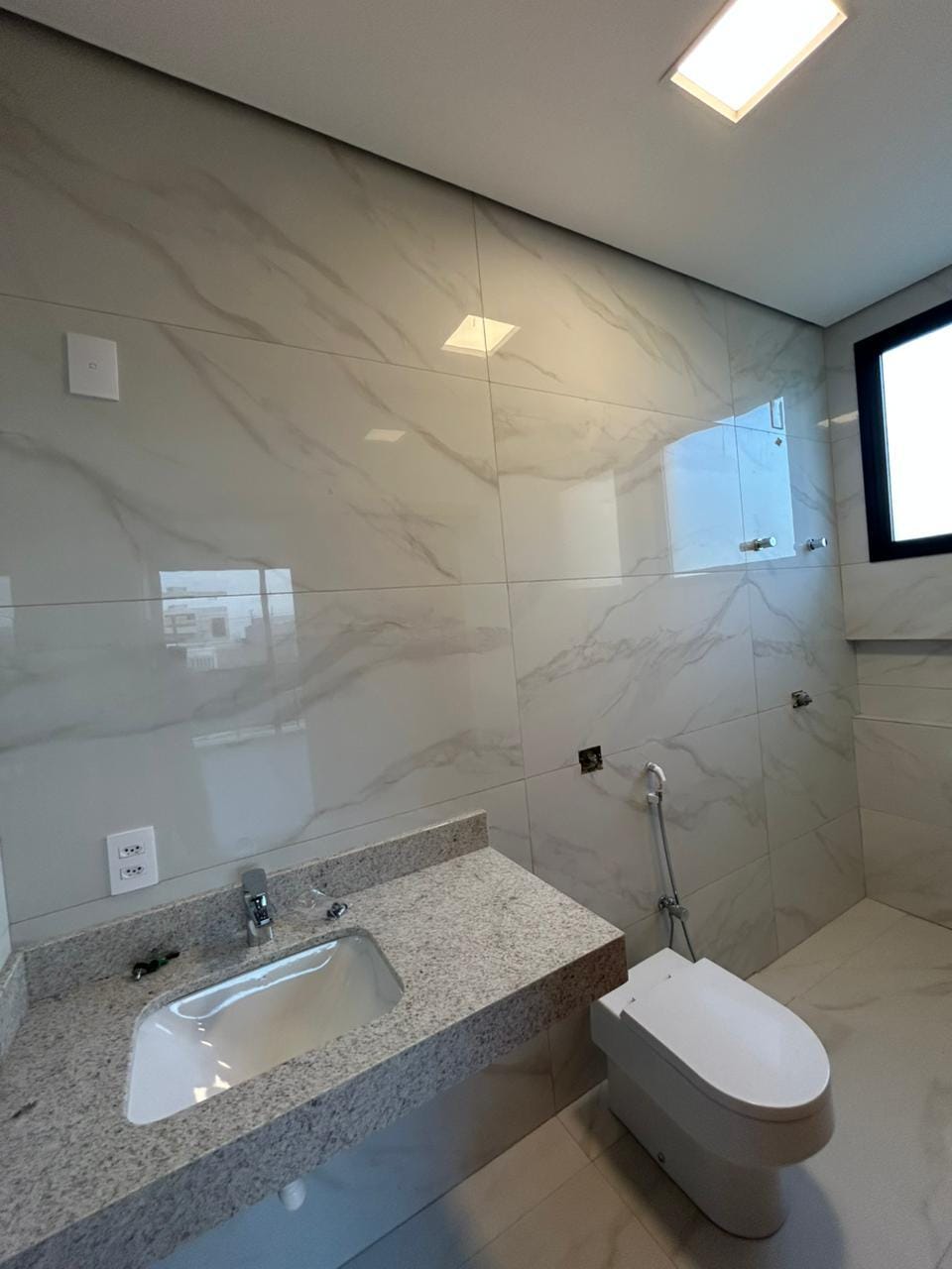 Casa à venda com 4 quartos, 220m² - Foto 18