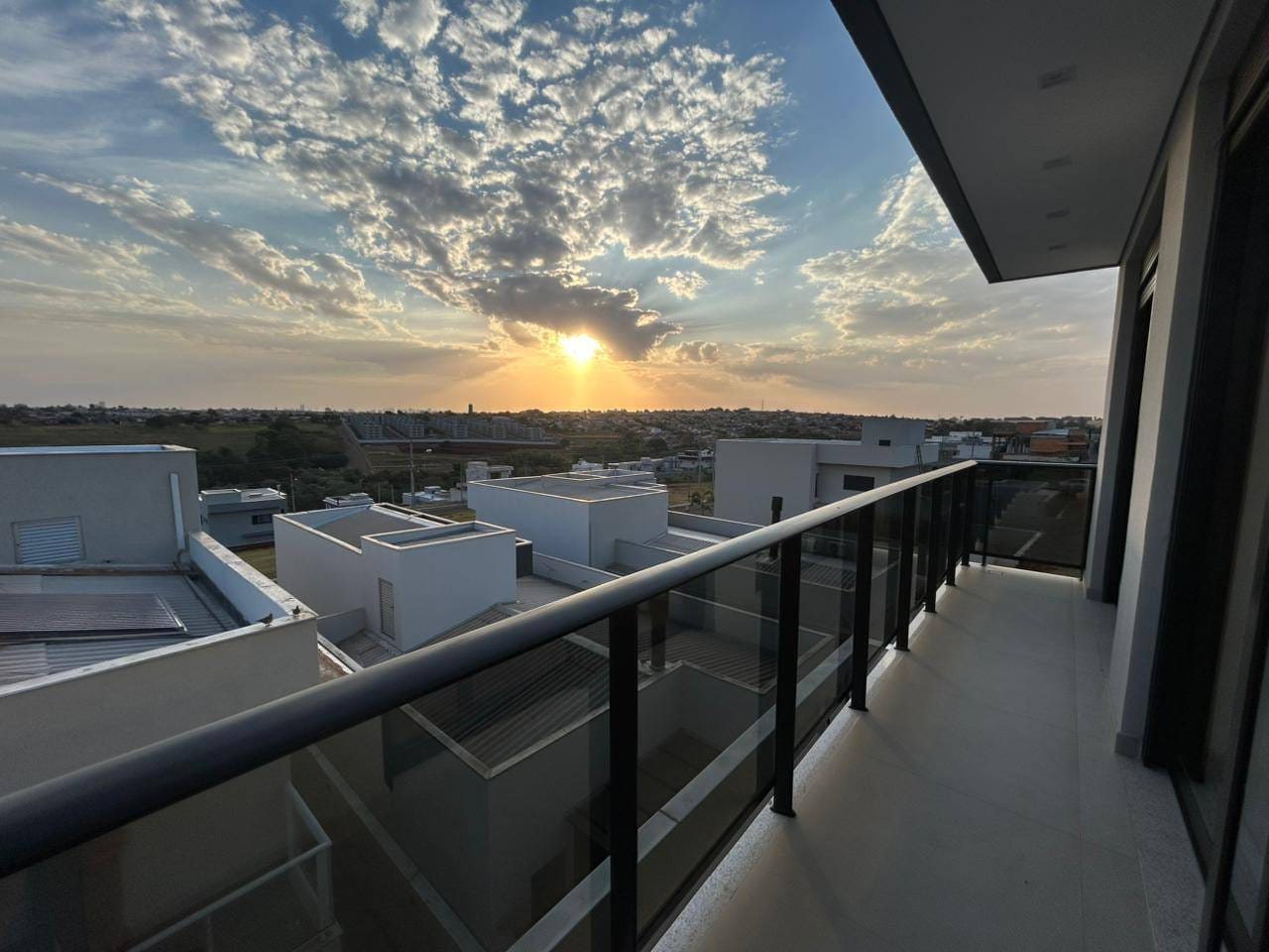 Casa à venda com 4 quartos, 220m² - Foto 28