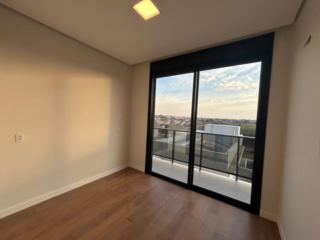 Casa à venda com 4 quartos, 220m² - Foto 14