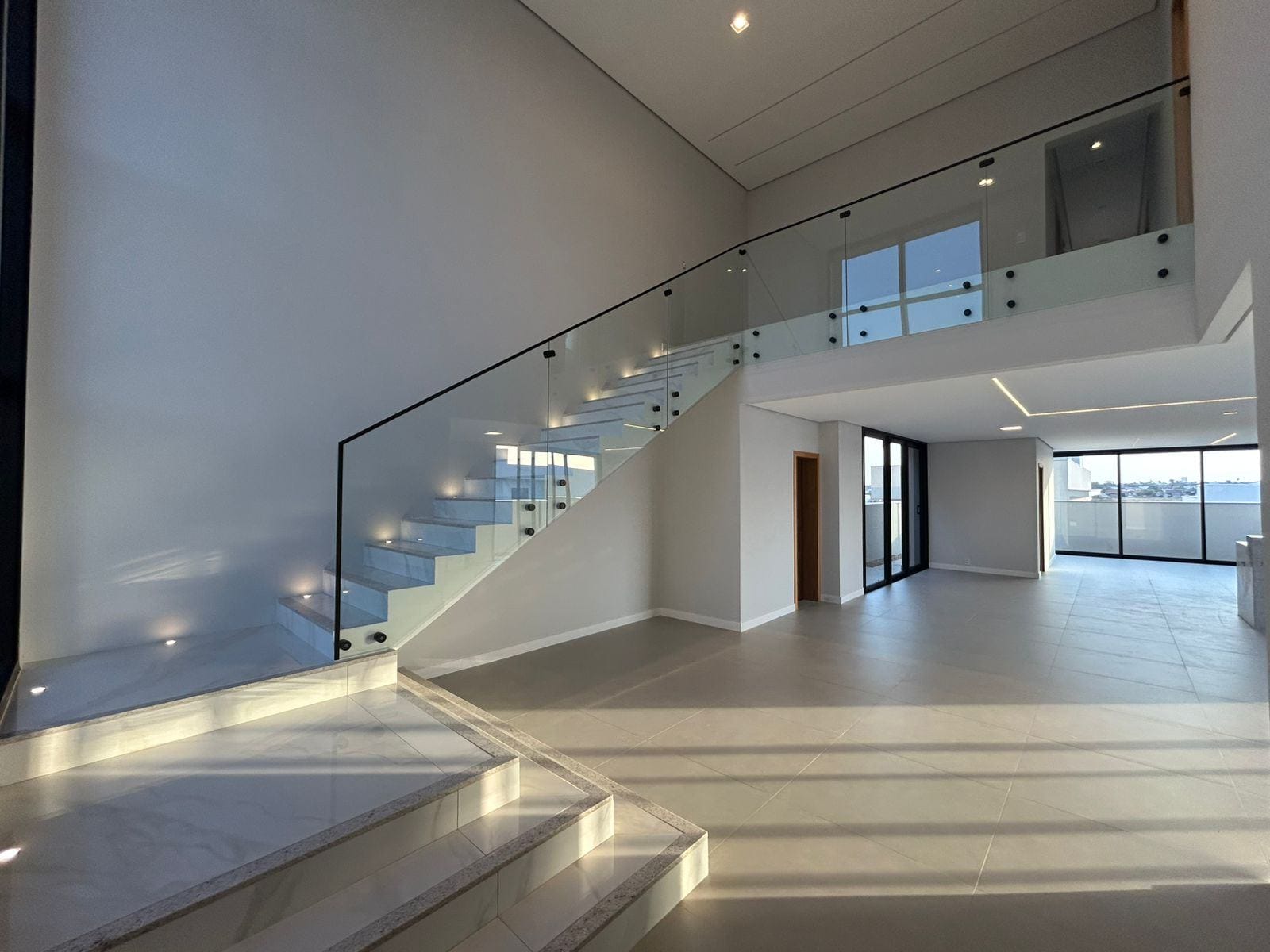 Casa à venda com 4 quartos, 220m² - Foto 3