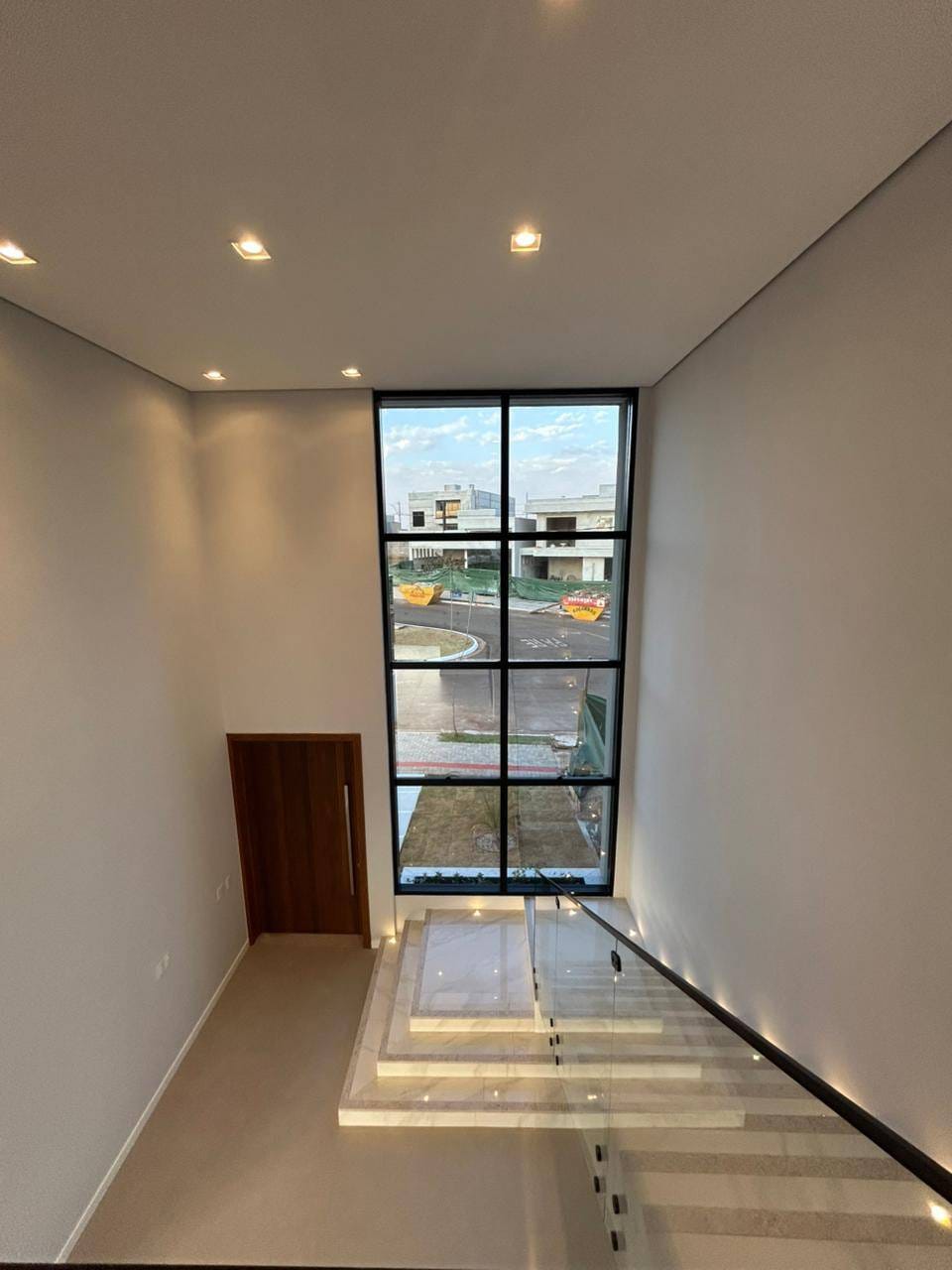 Casa à venda com 4 quartos, 220m² - Foto 2