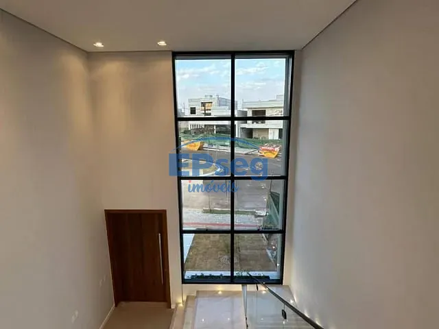 Casa com 250m² 4 quartos e 5 banheiros, à venda, no bairro Gleba Simon Frazer em Londrina