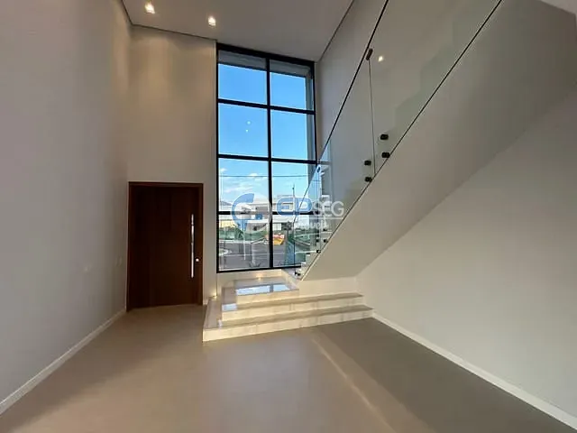 Casa com 250m² 4 quartos e 5 banheiros, à venda, no bairro Gleba Simon Frazer em Londrina