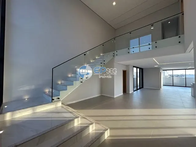 Casa com 250m² 4 quartos e 5 banheiros, à venda, no bairro Gleba Simon Frazer em Londrina