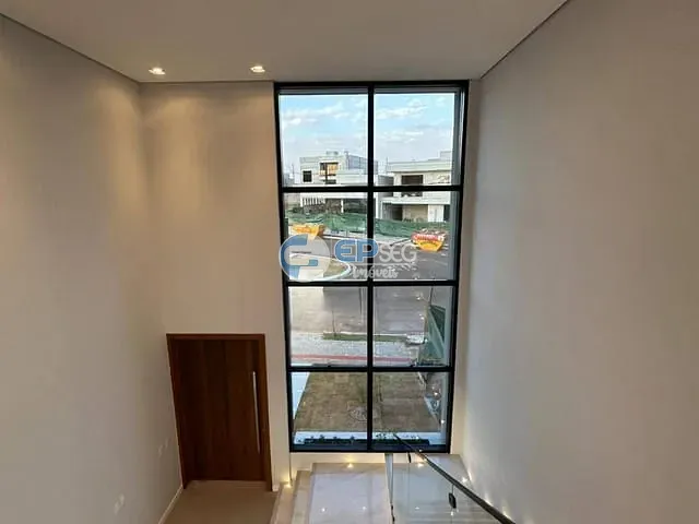 Casa com 250m² 4 quartos e 5 banheiros, à venda, no bairro Gleba Simon Frazer em Londrina