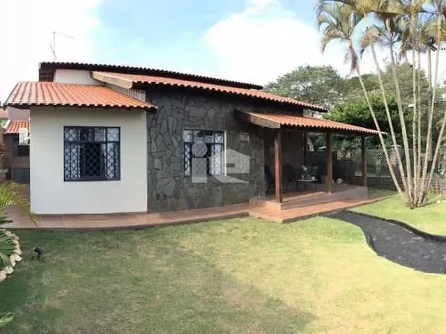 Casa com 479m² 3 quartos e 2 banheiros, à venda, no bairro Jardim Santa Monica em Rolândia