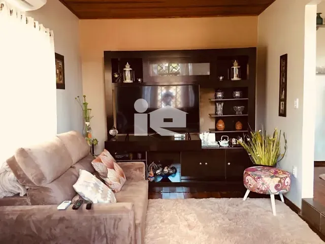 Casa com 479m² 3 quartos e 2 banheiros, à venda, no bairro Jardim Santa Monica em Rolândia