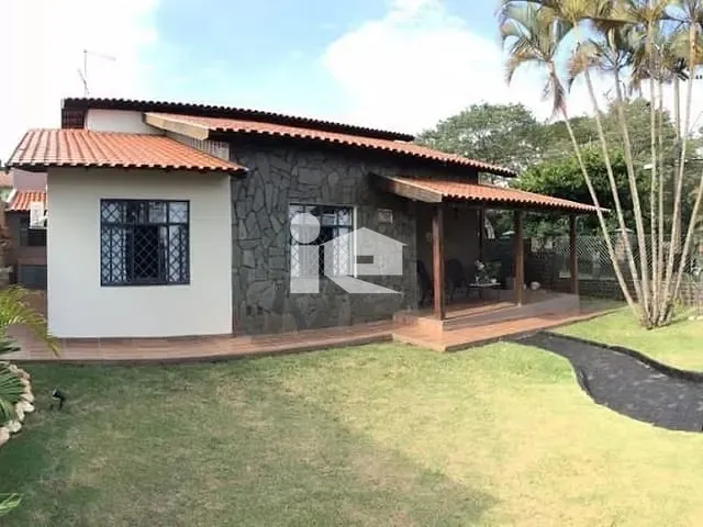 Casa com 479m² 3 quartos e 2 banheiros, à venda, no bairro Jardim Santa Monica em Rolândia