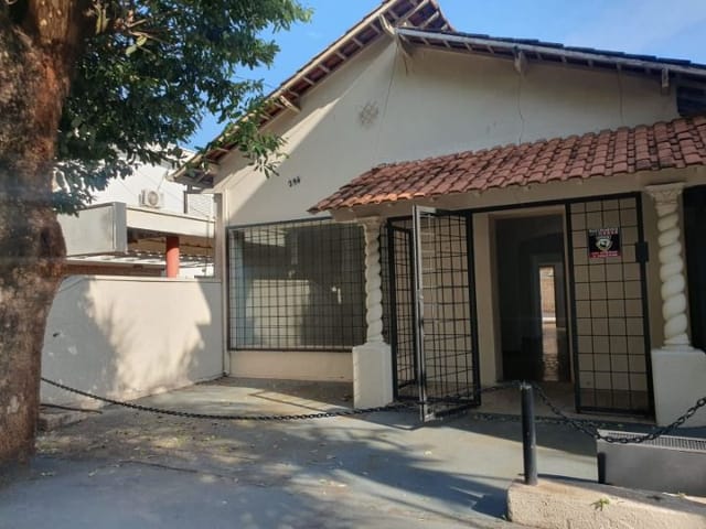 Casa com 336m² 2 quartos e 2 banheiros, à venda, no bairro Centro em Araçatuba