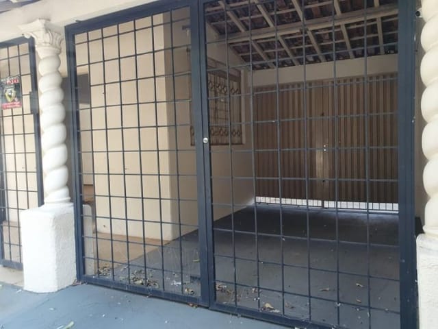 Casa com 336m² 2 quartos e 2 banheiros, à venda, no bairro Centro em Araçatuba