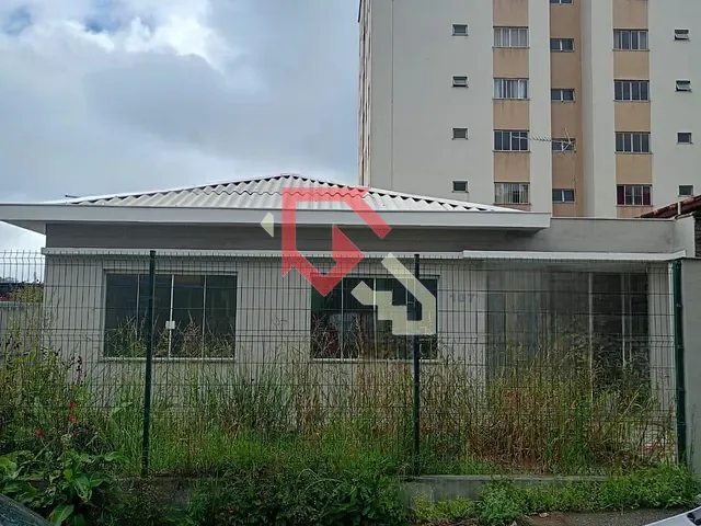 Casa para alugar, no bairro Centro Alto em Ribeirão Pires