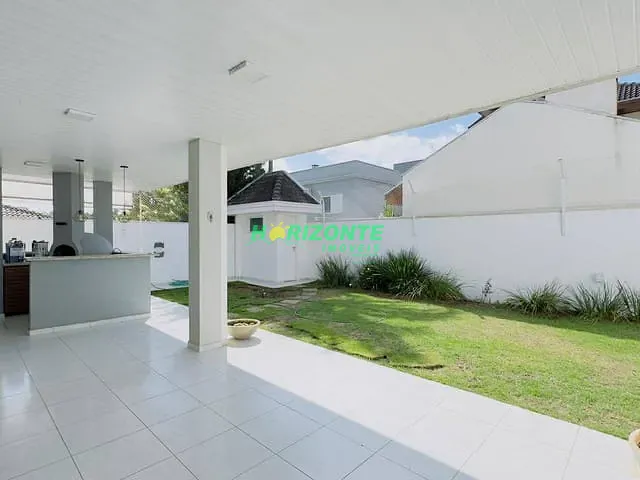 Casa com 360m² 4 quartos e 6 banheiros, à venda, no bairro Urbanova em São José dos Campos