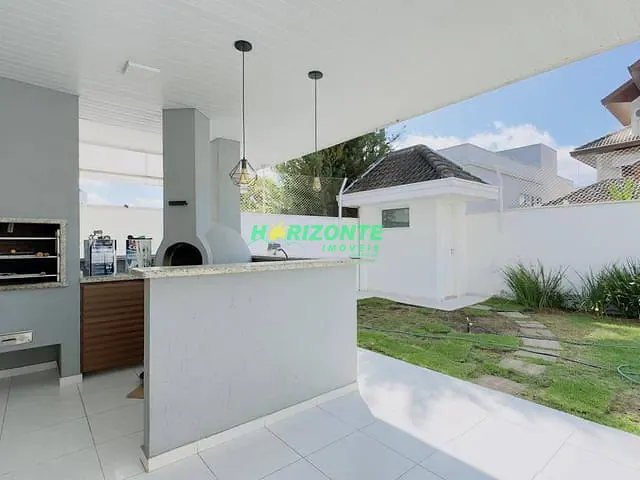 Casa com 360m² 4 quartos e 6 banheiros, à venda, no bairro Urbanova em São José dos Campos