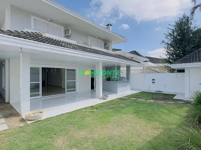 Casa com 360m² 4 quartos e 6 banheiros, à venda, no bairro Urbanova em São José dos Campos