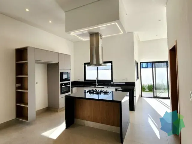 Casa com 300m² 3 quartos e 4 banheiros, à venda, no bairro Residencial Central Parque em Salto