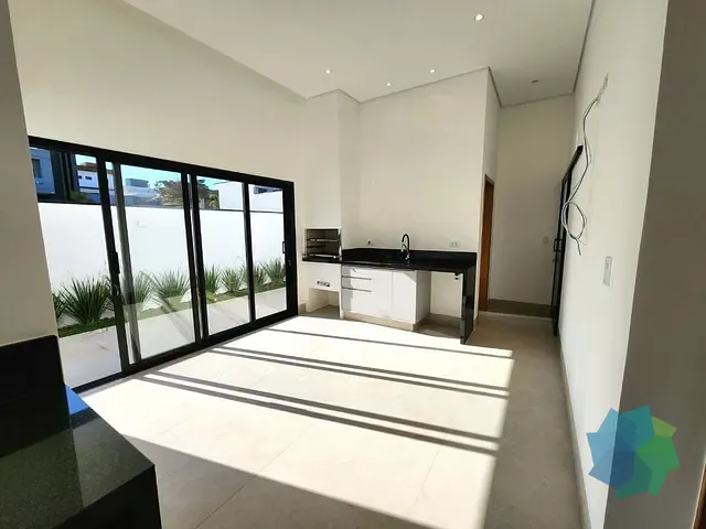 Casa com 300m² 3 quartos e 4 banheiros, à venda, no bairro Residencial Central Parque em Salto