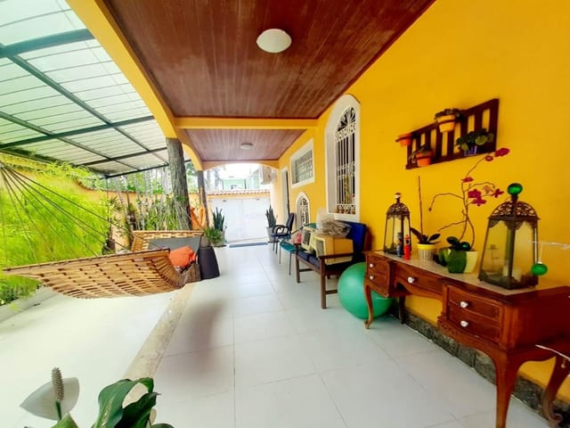 Casa com 320m² 4 quartos e 4 banheiros, à venda, no bairro Vila Valqueire em Rio de Janeiro