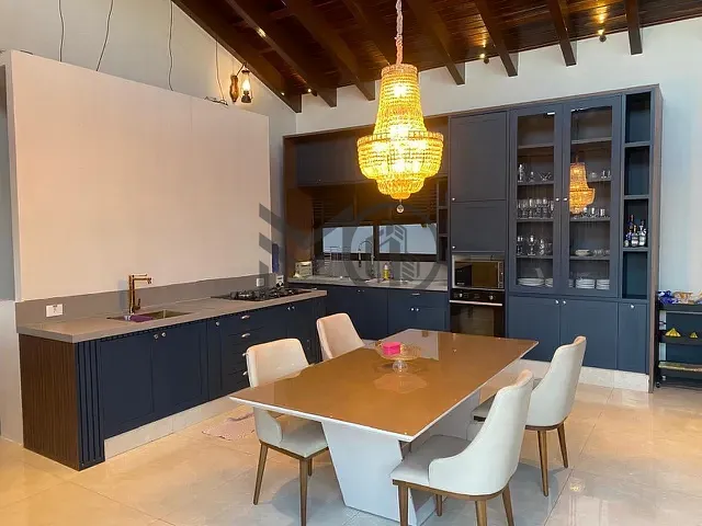 Casa com 462m² 3 quartos e 5 banheiros, à venda, no bairro Ribeirão do Lipa em Cuiabá
