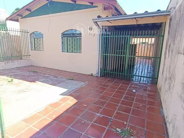 Casa com 250m² 3 quartos e 1 banheiro, à venda, no bairro Marumbi em Londrina