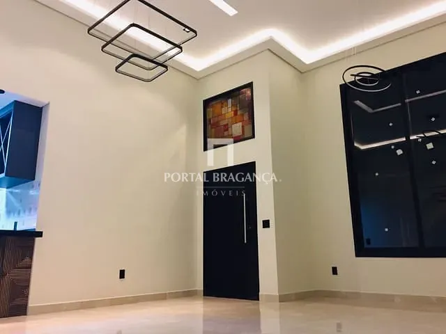 Casa com 301m² 3 quartos e 3 banheiros, à venda, no bairro Condomínio Residencial Euroville II em Bragança Paulista