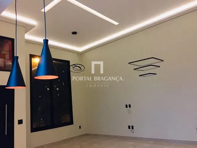 Casa com 301m² 3 quartos e 3 banheiros, à venda, no bairro Condomínio Residencial Euroville II em Bragança Paulista