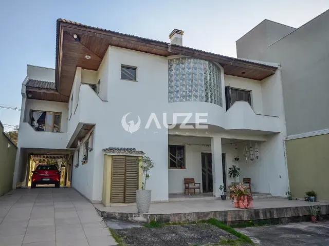 Casa 3 quartos e 3 banheiros, à venda, no bairro Boa Vista em Curitiba
