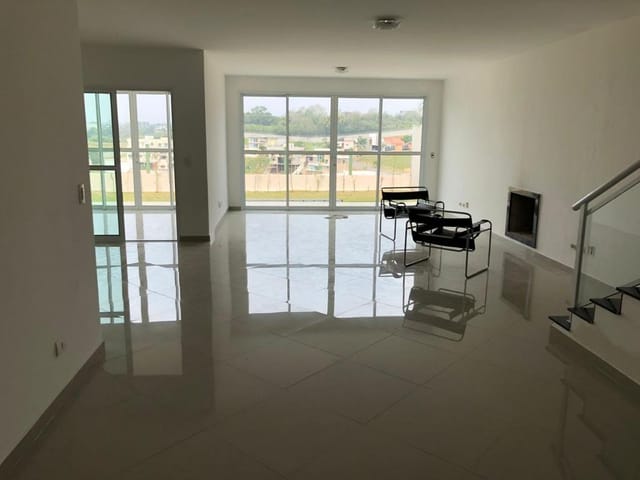 Casa com 360m² 4 quartos e 4 banheiros, à venda, no bairro Reserva Vale Verde em Cotia