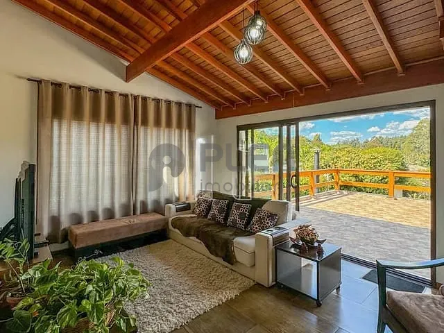 Casa com 1000m² 4 quartos e 7 banheiros, à venda, no bairro Medeiros em Jundiaí