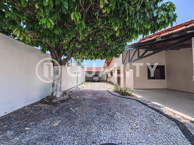 Casa com 600m² 4 quartos e 5 banheiros, à venda, no bairro Rodolfo Teófilo em Fortaleza