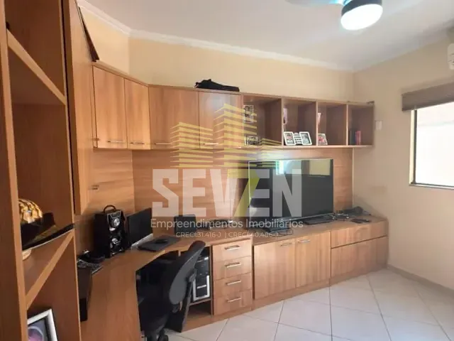 Casa com 360m² 3 quartos e 5 banheiros, à venda, no bairro Quinta Ranieri em Bauru