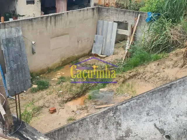 Casa com 50m² 2 quartos e 1 banheiro, à venda, no bairro Oficinas Velhas em Barra do Piraí