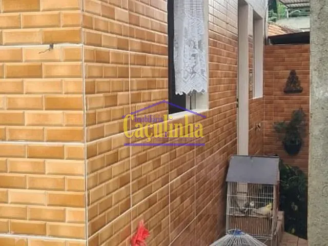 Casa com 50m² 2 quartos e 1 banheiro, à venda, no bairro Oficinas Velhas em Barra do Piraí