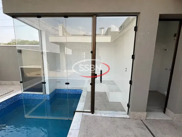 Casa com 300m² 3 quartos e 4 banheiros, à venda ou para alugar, no bairro Estância Hípica em Nova Odessa