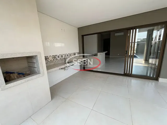 Casa com 300m² 3 quartos e 4 banheiros, à venda ou para alugar, no bairro Estância Hípica em Nova Odessa