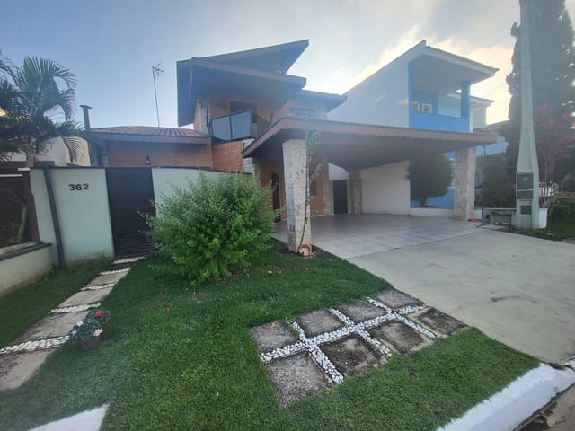 Casa 2 quartos e 2 banheiros, à venda, no bairro Piracangaguá em Taubaté