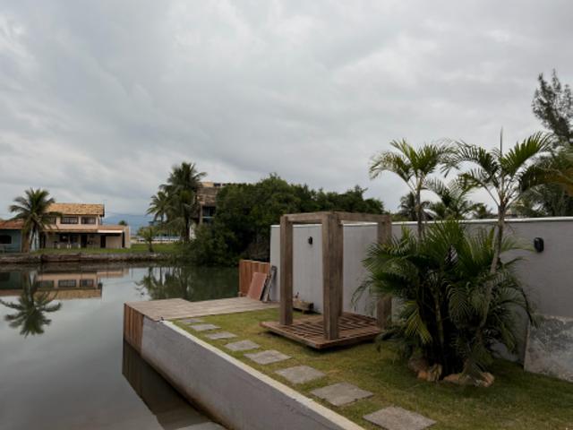 Casa com 350m² 3 quartos e 4 banheiros, à venda, no bairro Bosque Beira Rio em Rio das Ostras