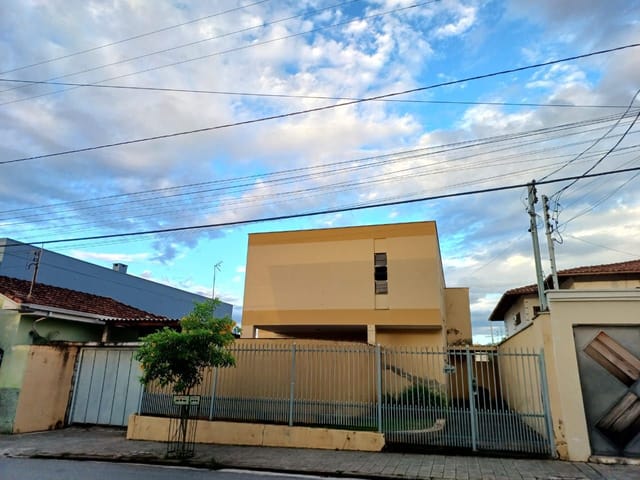 Casa com 420m², à venda, no bairro Cambui em Cambuí