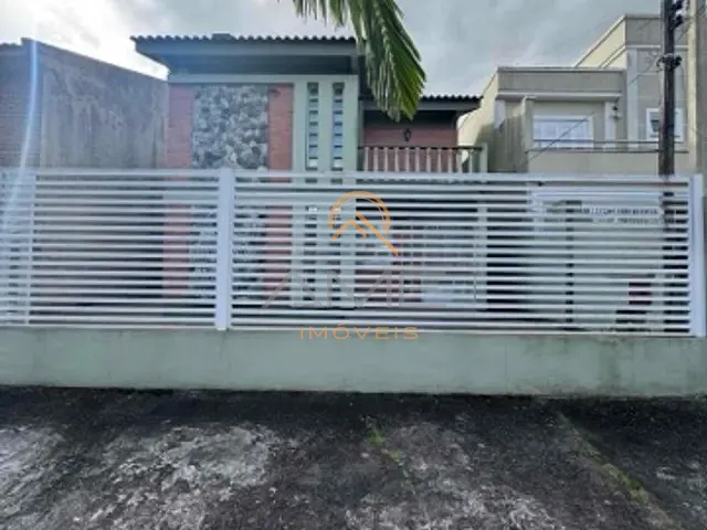 Casa com 350m² 3 quartos e 3 banheiros, à venda, no bairro Centro em Pelotas
