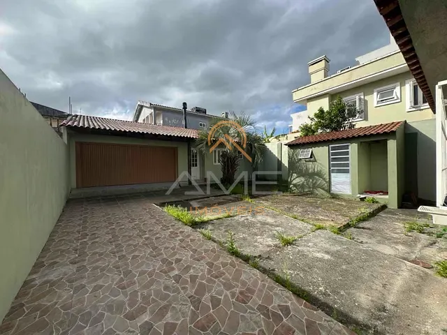 Casa com 350m² 3 quartos e 3 banheiros, à venda, no bairro Centro em Pelotas