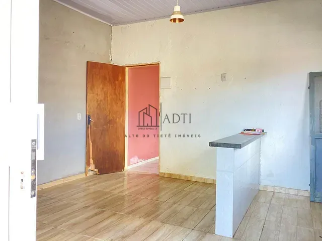 Casa com 284m² 2 quartos e 1 banheiro, à venda, no bairro Vila Bernadotti em Mogi das Cruzes