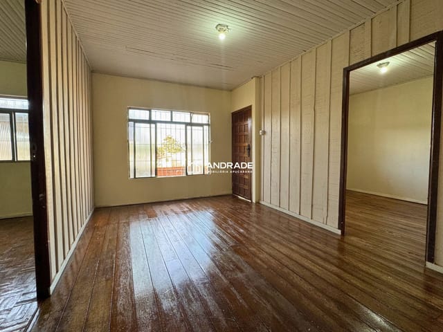 Casa 3 quartos e 2 banheiros, para alugar, no bairro Vila Vitória em Apucarana