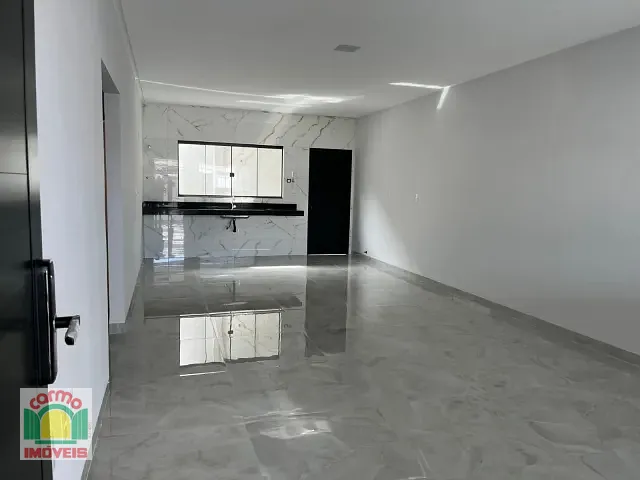 Casa 3 quartos e 2 banheiros, à venda, no bairro Jardim Itália em Anápolis