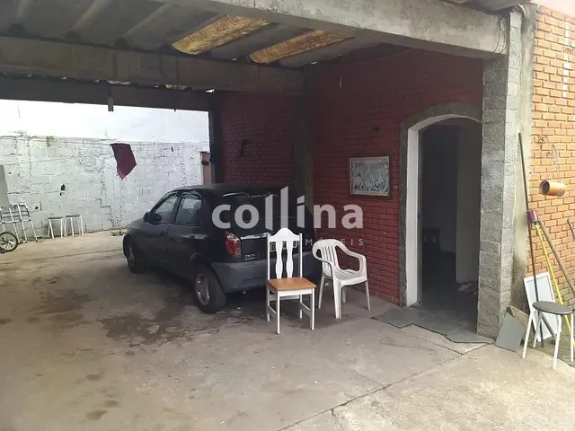 Casa com 303m² 4 quartos e 2 banheiros, à venda, no bairro Jardim Maria Rita em Carapicuíba