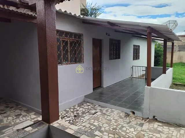 Casa 3 quartos e 2 banheiros, à venda, no bairro Vila Julieta em Resende
