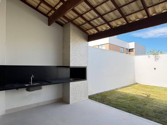 Casa 4 quartos e 3 banheiros, à venda, no bairro Morada de Laranjeiras em Serra