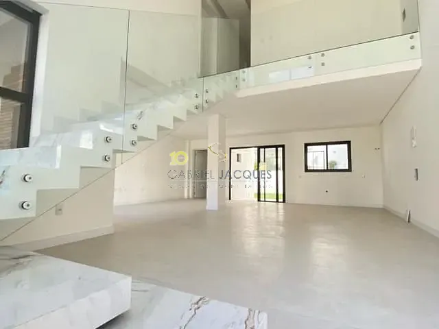 Casa 3 quartos e 2 banheiros, à venda, no bairro Beira Rio em Biguaçu