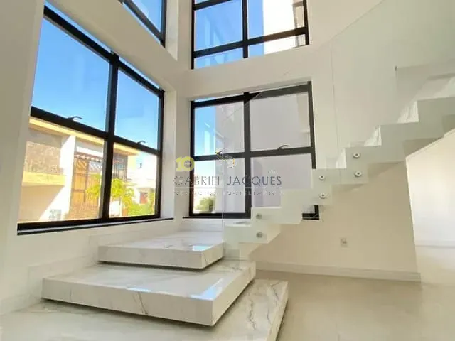 Casa 3 quartos e 2 banheiros, à venda, no bairro Beira Rio em Biguaçu