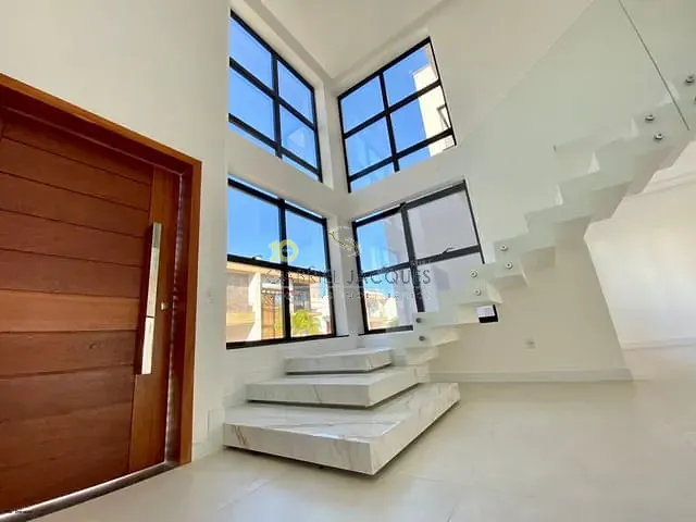 Casa 3 quartos e 2 banheiros, à venda, no bairro Beira Rio em Biguaçu